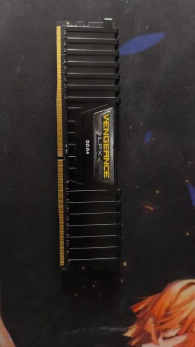 Memória RAM 8GB Coursair Vengeance LPX 2.666MHz