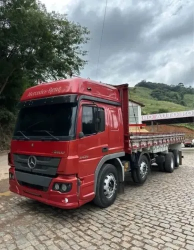 Mb atego 2430 6x2 2014 carroceria