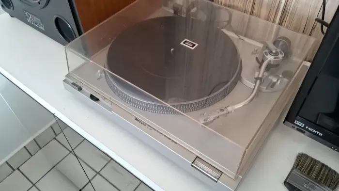 Toca discos vintage Technics modelo SL - D2