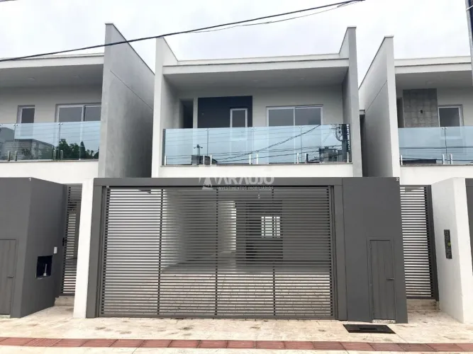 Sobrado com 3 suítes à venda no bairro São João em Itajaí