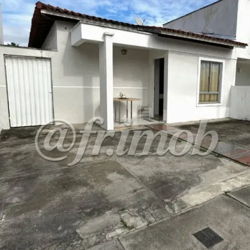 Vendo casa de 3/4, com suíte,tamanho 8x19 com dois corredores laterais,