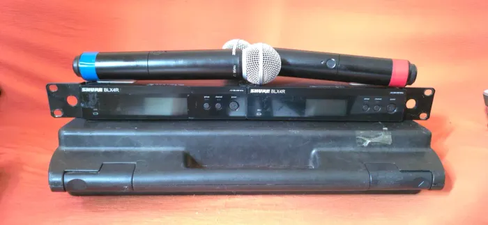 2 Microfone sem fio shure BLX4R