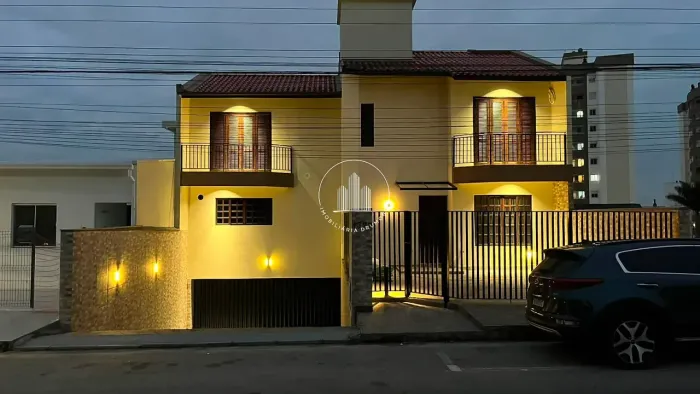 Casa com 04 dormitórios no Bairro Jardim Cidade de Florianópolis em São Jodé - PLC