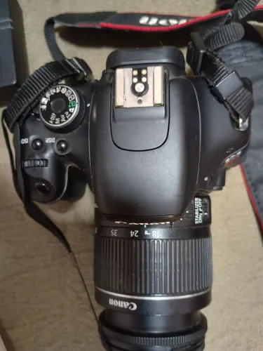 Máquina fotográfica Canon EOS Rebel 600D Rebel T3I