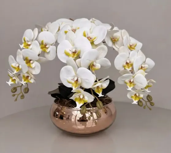 Arranjo centro de mesa orquídeas brancas