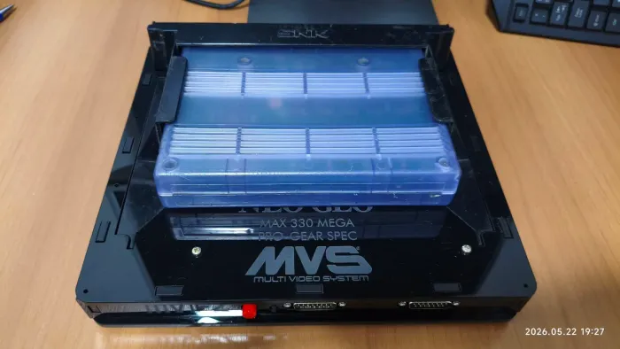 Neo Geo MVS consolizado com controle Arcade