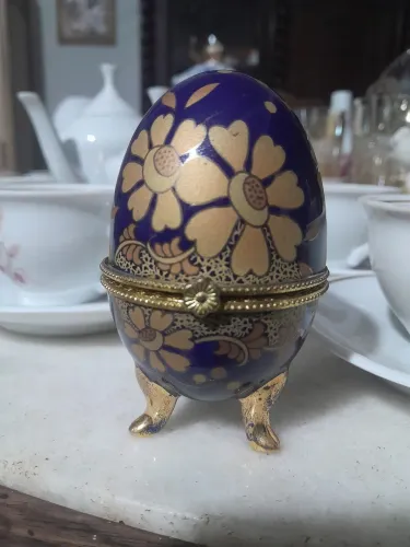 Antigo porta joia em porcelana