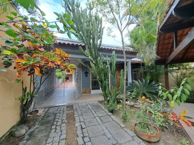 Casa Aconchegante com Área Gourmet Próxima à Nova Vida do Colubandê!