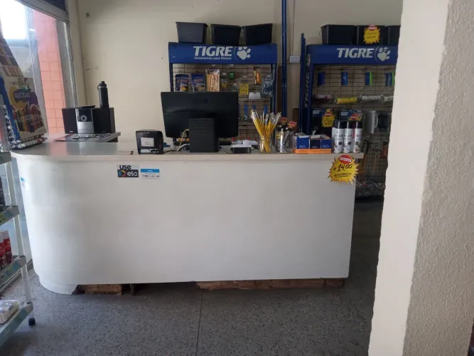 Vendo balcão de madeira desapego
