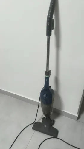 Aspirador de Pó Vertical 1450W Electrolux (5 meses de uso)