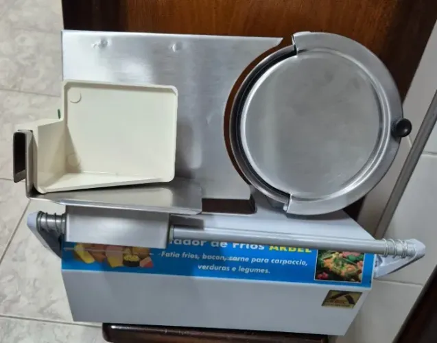 Cortador de Frios Elétrico Arbel Linha 170s (Bivolt)