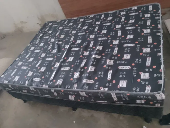Vendo cama box por apenas 100 Reais