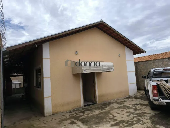 Casa residencial com 2 quartos, 3 vagas e quintal  Uberaba/MG (Oneida Mendes II)