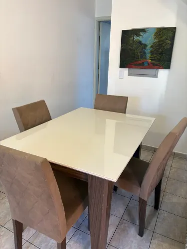 Jogo de mesa e cadeira