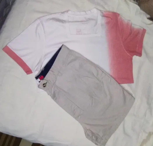 Promoção. Camisa e bermuda no estilo.