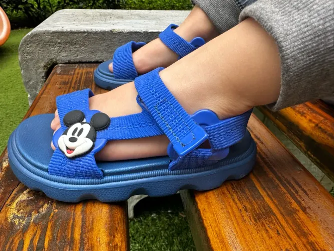 Sandália papete Mickey Grendene