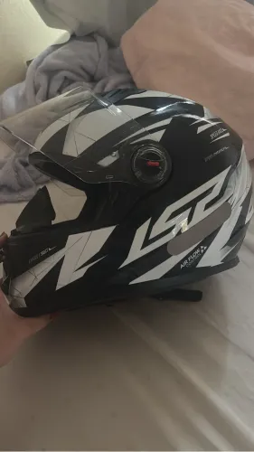 Vendo Ls2 Draze - Preto e branco