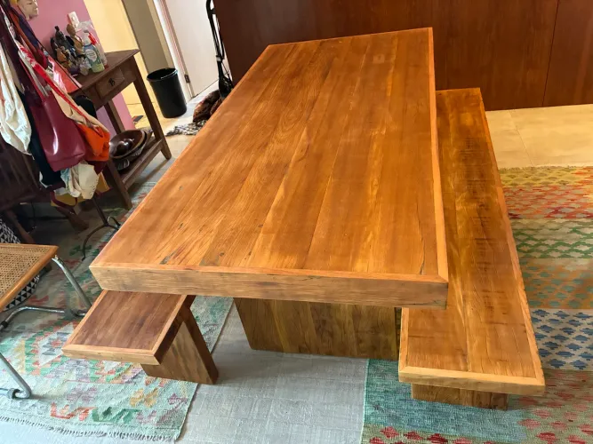 Mesa de jantar 2 mts x 90 largura com 2 bancos madeira demolição