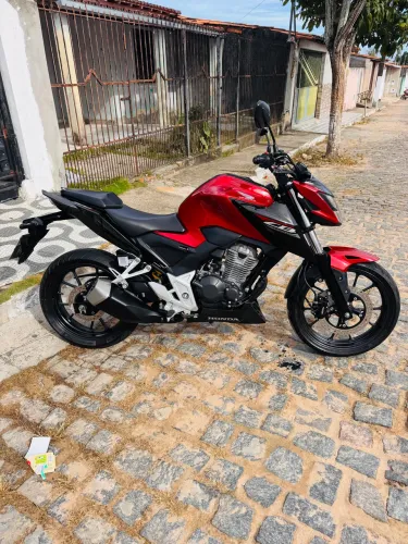 Cb 300c Twister