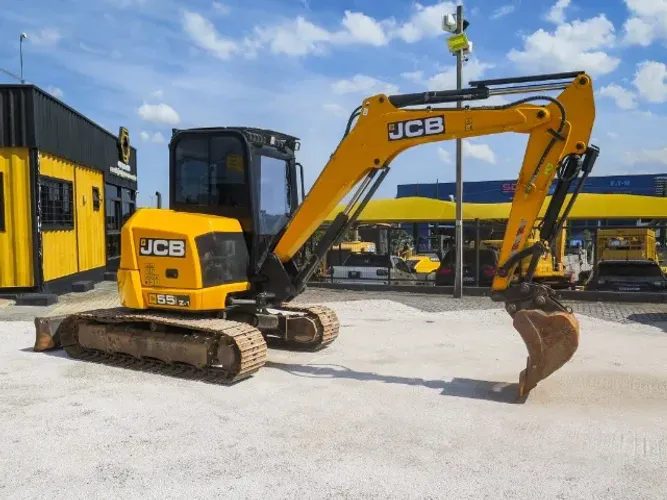 Mini escavadeira JCB 55Z-1 2022 com rompedor e engate rápido 4.400h