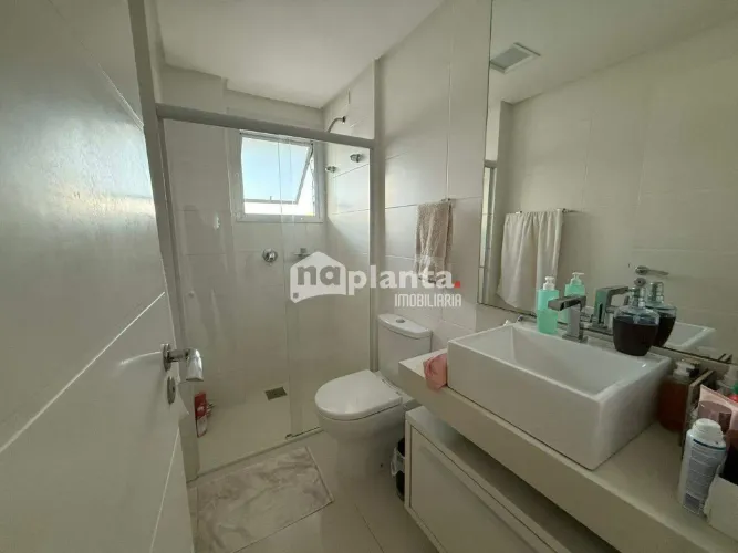 Apartamento com 04 dormitórios 02 suítes com varanda gourmet e 2 vagas em Campinas, São Jo