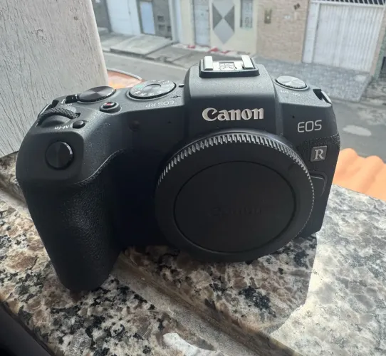 Cânon EOS RP 26.2 megapixel + lente RF 35 mm 1.8 IS STM