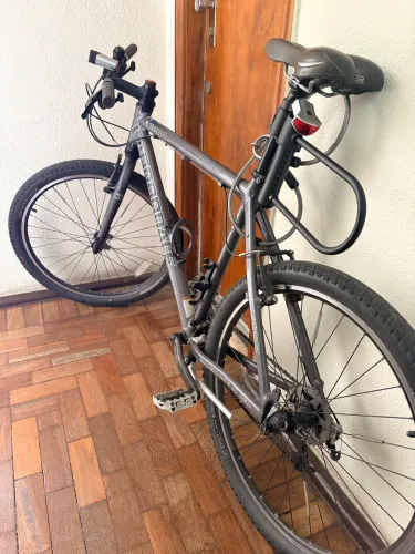 Bicicleta Cannondale F400 cinza