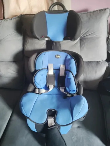 Vendo cadeirinha/ assento elevado Tutti baby. Para retirar no local