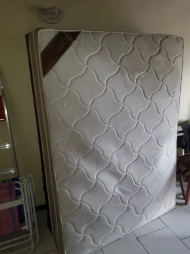 Vendo Cama Box Casal Usada