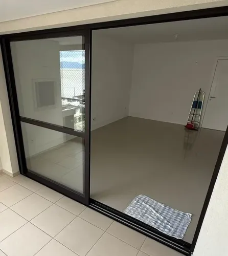 Porta Vidro Sacada 2 Folhas - Esquadria Marrom