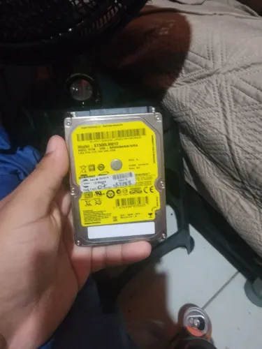 vendo esse HD que tava dentro do meu PS4 não sei se HD tá funcionando comprar no escurop
