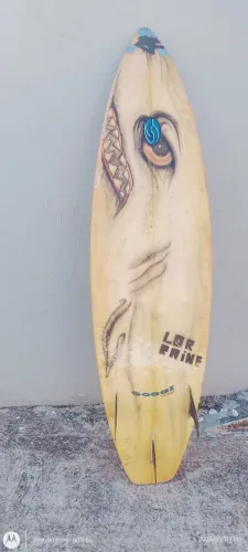 Vendo essa prancha de surf por 100 reais só hoje.