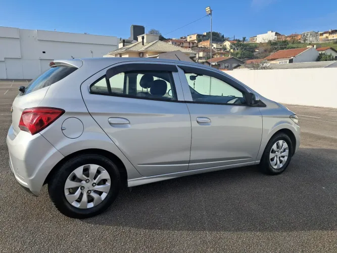 Chevrolet Onix Hatch LT 1.0 8V Flex Mec. 4P 2018