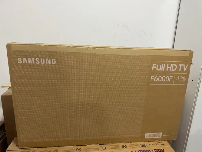 Televisão Smart Tv 43 Samsung Lacrada