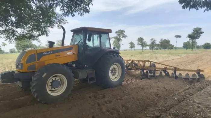 Trator BH 180