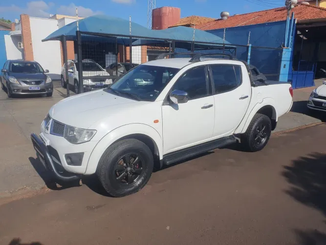 Mitsubishi L200 Triton HPE 3.5 CD V6 24V Flex Aut. 2012