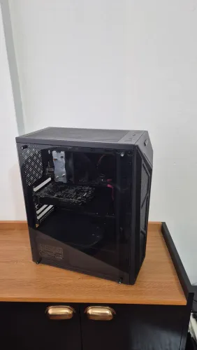 Pc com i3 9100f/8gb de ram /GTX 1050