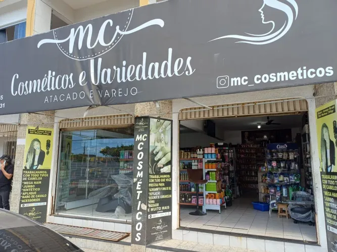 Lojas cosmético e variedade.