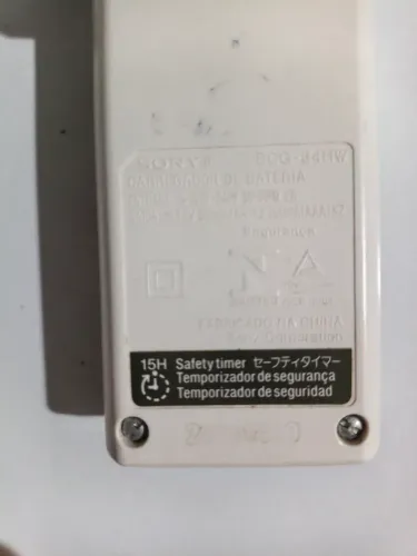 Carregador de pilhas Sony