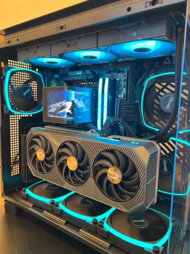 PC Gamer - 5070TI OC + 9800X3D