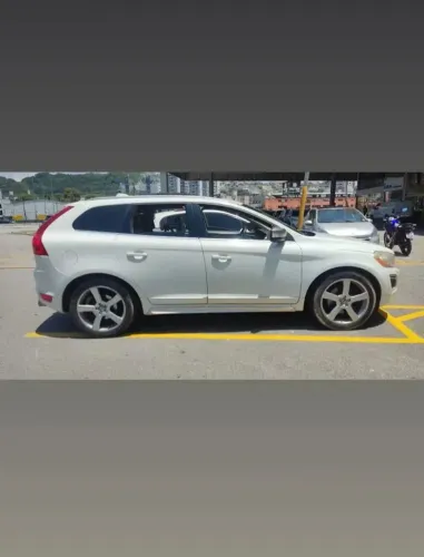 Volvo XC 60 T-5 R-design 2.0 FWD 5P 2013
