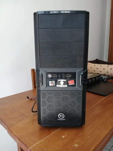 Gabinete Thermaltake ATX V3