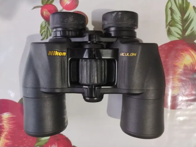 Vendo Binóculo Nikon Aculon A211