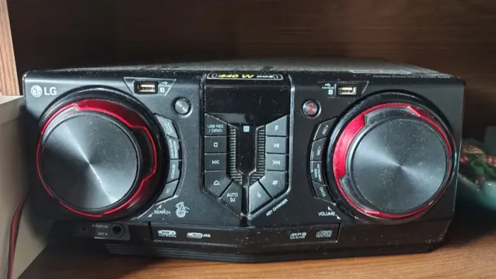 Mini System LG Cj44 Xboom Dual Usb Função Karaokê 440w