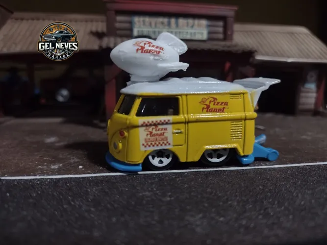 Hot Wheels Kool Kombi Pizza Planet Truck Custom 