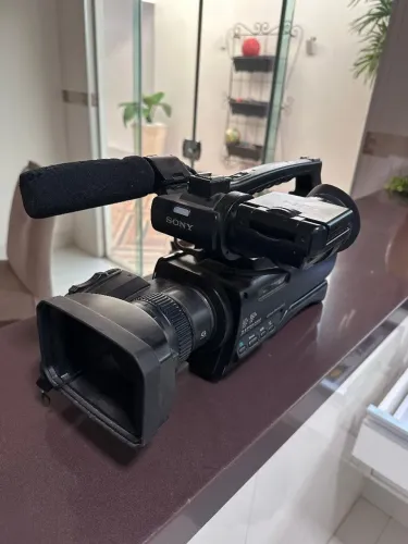 Câmera Sony HXR-MC2000