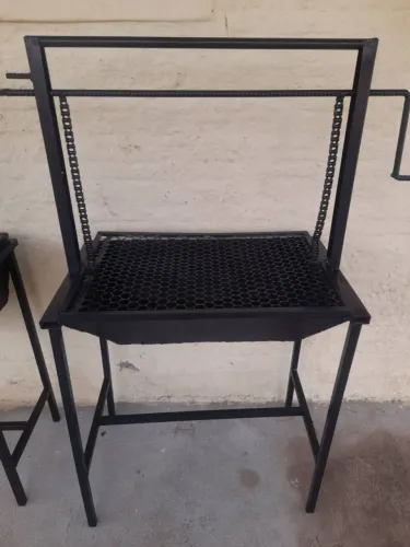 PROMOÇÃO CHURRASQUEIRA CHAPA GROSSA MEDINDO 60X40 