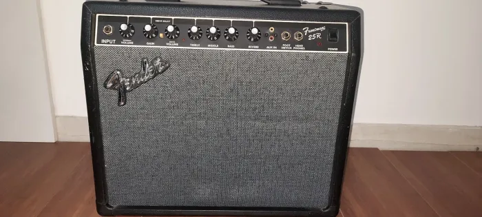 Fender frontman 25R 