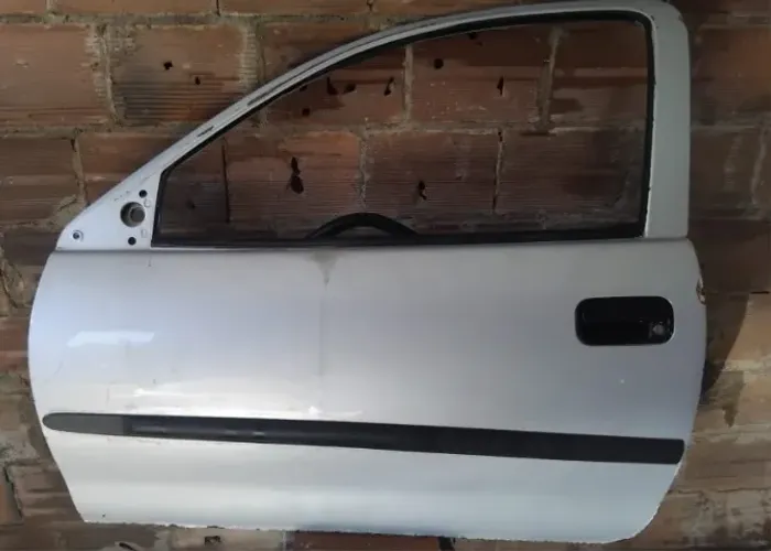 Vendo portas do Corsa Wind 94 2 portas , em bom estado de conservação!