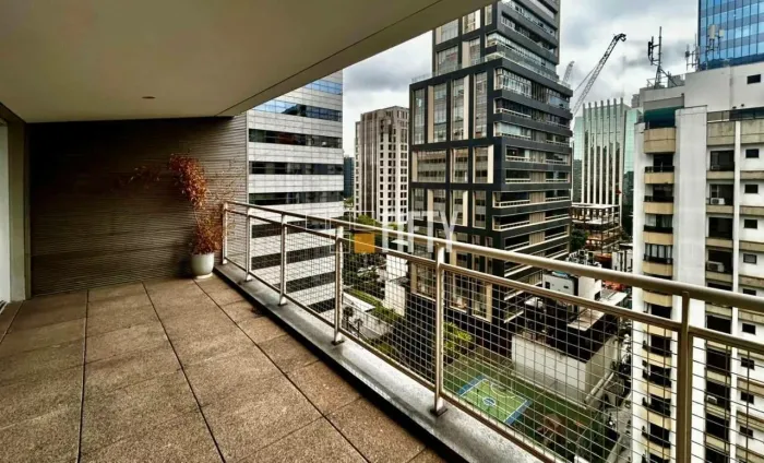 Apartamento com 2 Suítes para Locação na Melhor Localização do Itaim Bibi